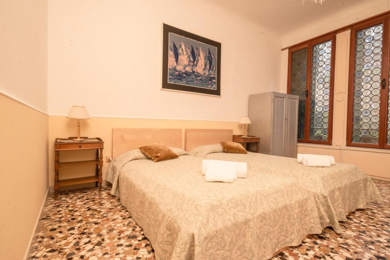 Appartamento Alla Fenice Βενετία Εξωτερικό φωτογραφία